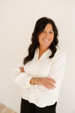 Photo of Mia Clark | BIO Photo of Mia Clark | BIO